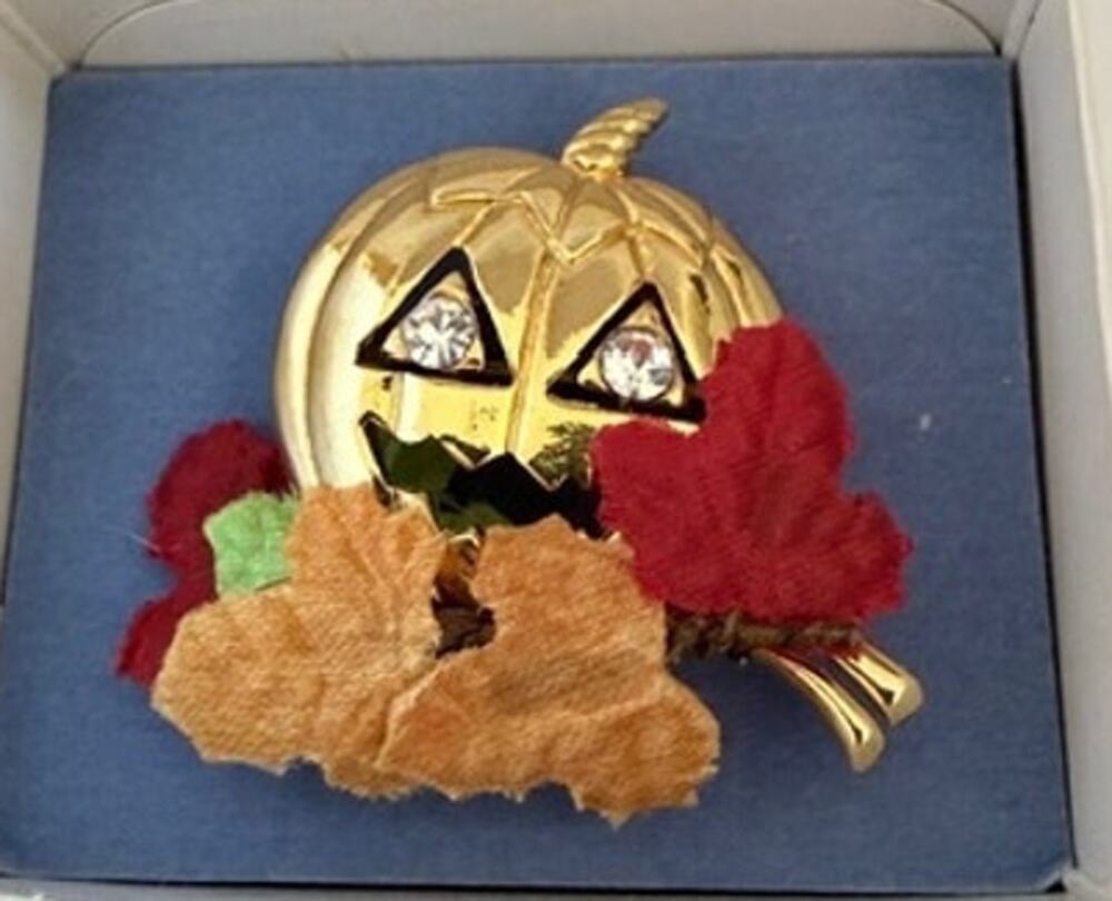Avon Jack O’ Lantern Pumpkin Brooch Pin Vintage Halloween Jewelry